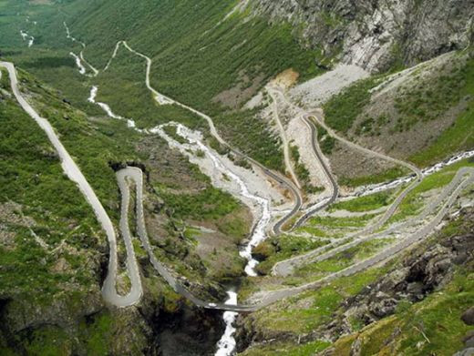 FOTO FABULOS! 15 drumuri pe care trebuie sa mergi inainte sa mori! Transfagarasan, numarul 1 in LUME! Ce constructii de VIS a invins:_32