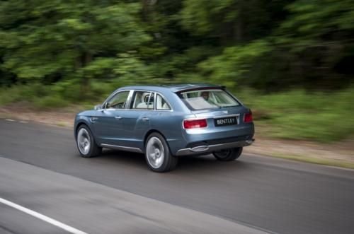 FOTO Bentley muta LUXUL in munti! Cel mai SCUMP SUV din istorie apare din 2015! Vezi cat costa: