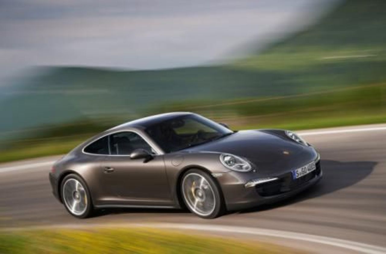 VIDEO Doi MONSTRI noi de la Porsche! Vezi cum arata OFICIAL Carrera 4 si Carrera 4S! Iti plac?_1
