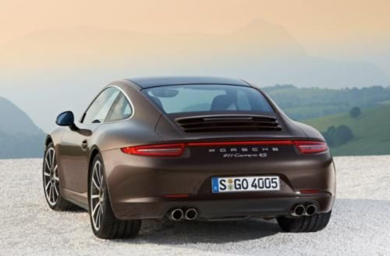 VIDEO Doi MONSTRI noi de la Porsche! Vezi cum arata OFICIAL Carrera 4 si Carrera 4S! Iti plac?_6