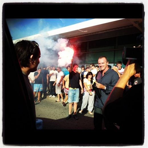 FOTO si VIDEO&nbsp;Isterie in Corsica! Mutu e IDOL pentru mii de fani la Ajaccio! Primire de vis la aeroport!