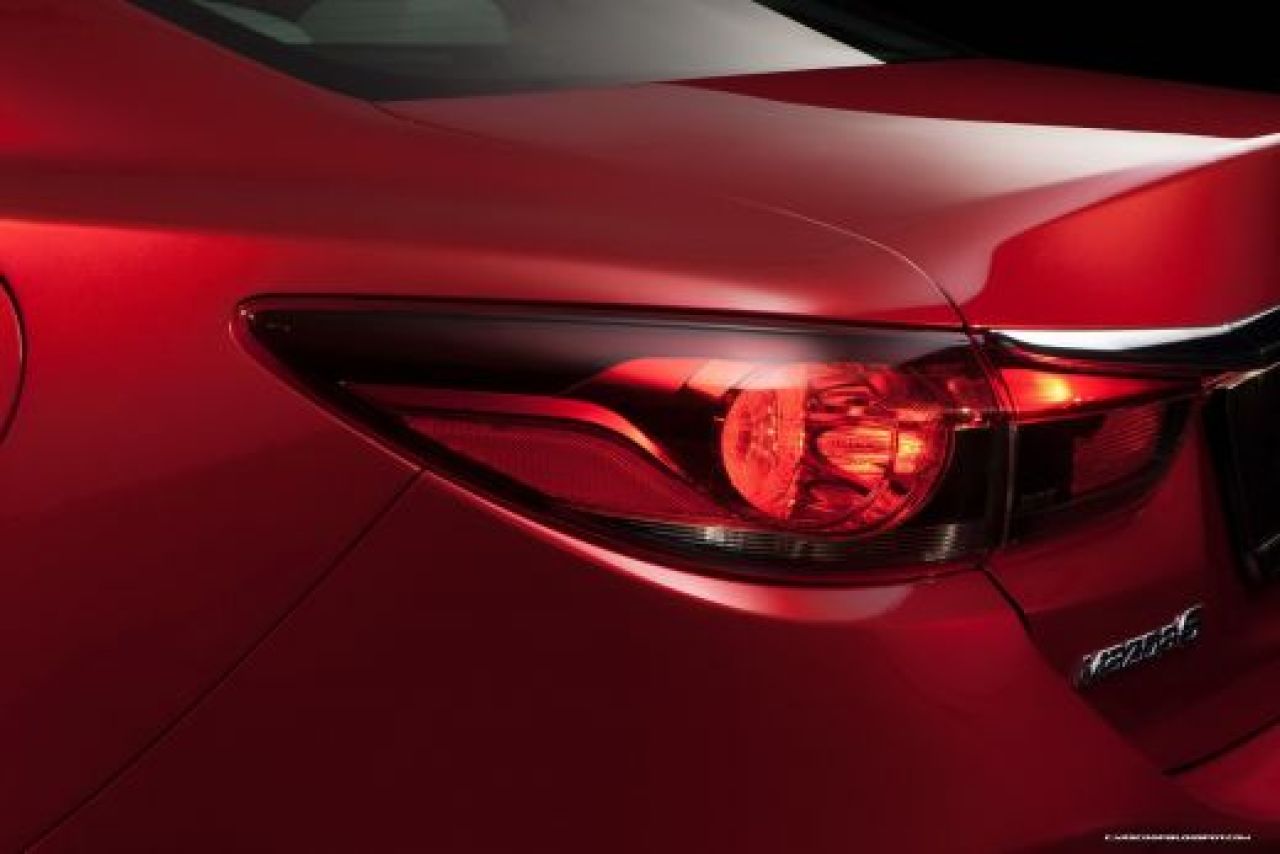 FOTO Primele imagini cu noua Mazda 6! Japonezii sunt convinsi ca vor da LOVITURA! Cum arata masina care vrea sa detroneze Ford Mondeo!_6