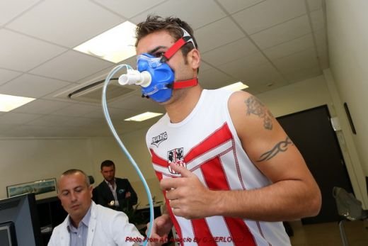 Ziarul L'Equipe se inchina la Zeul Mutu: 