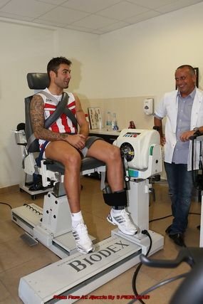 FOTO Mutu face INCONJURUL lumii dupa anuntul ASTA! Cu cine a pozat prima data pe stadionul lui Ajaccio!_3