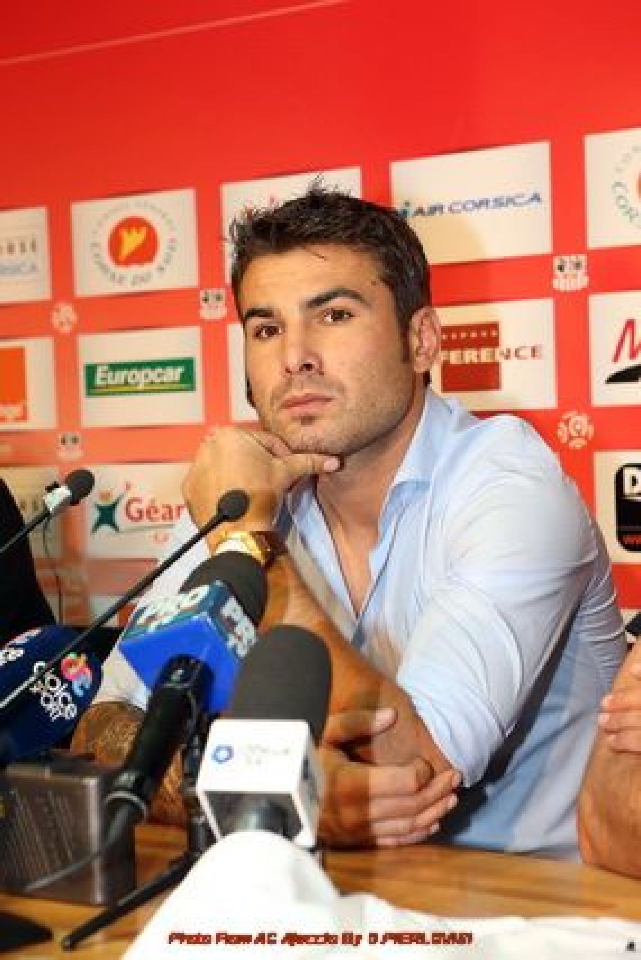 FOTO Mutu face INCONJURUL lumii dupa anuntul ASTA! Cu cine a pozat prima data pe stadionul lui Ajaccio!_5