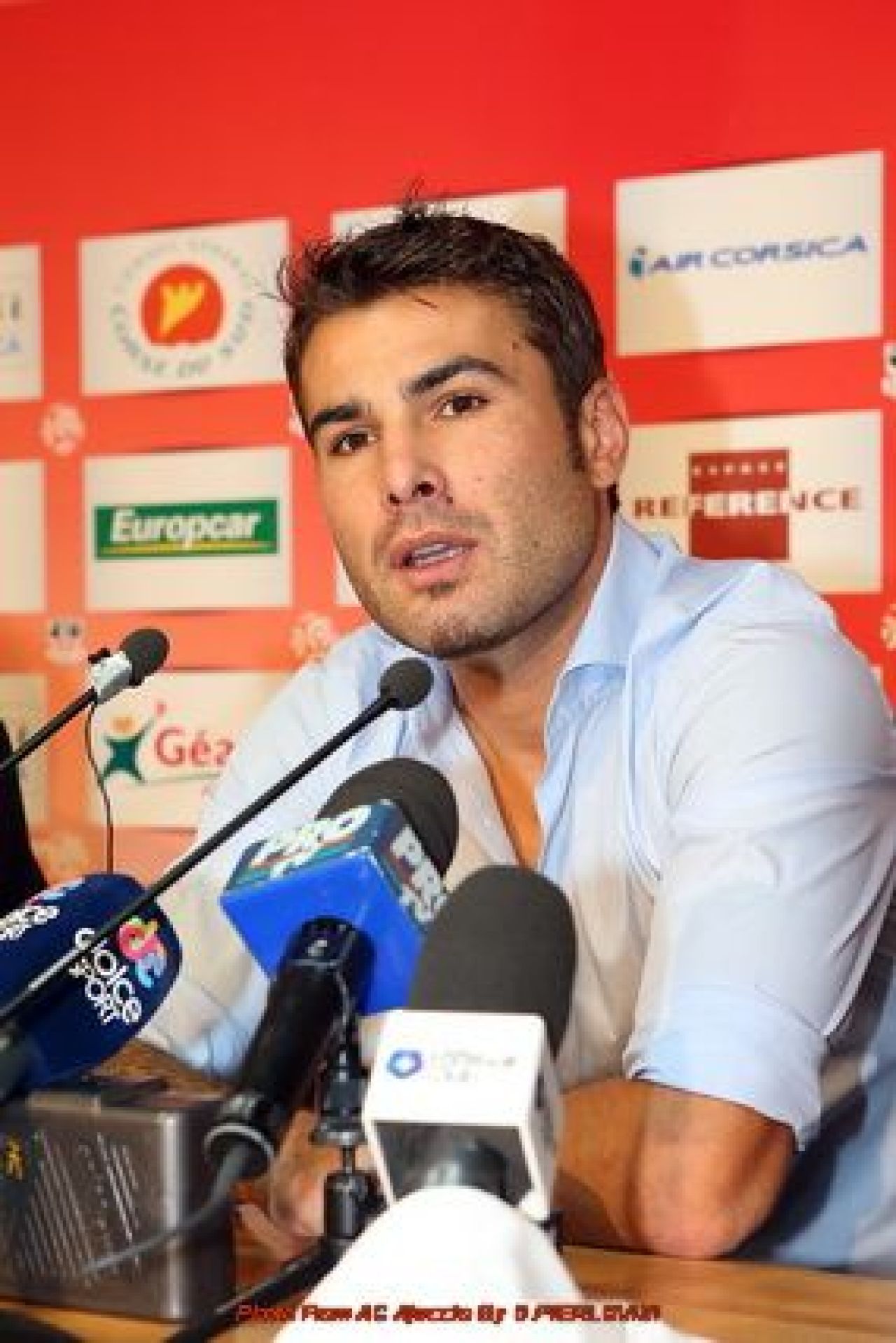FOTO Mutu face INCONJURUL lumii dupa anuntul ASTA! Cu cine a pozat prima data pe stadionul lui Ajaccio!_6