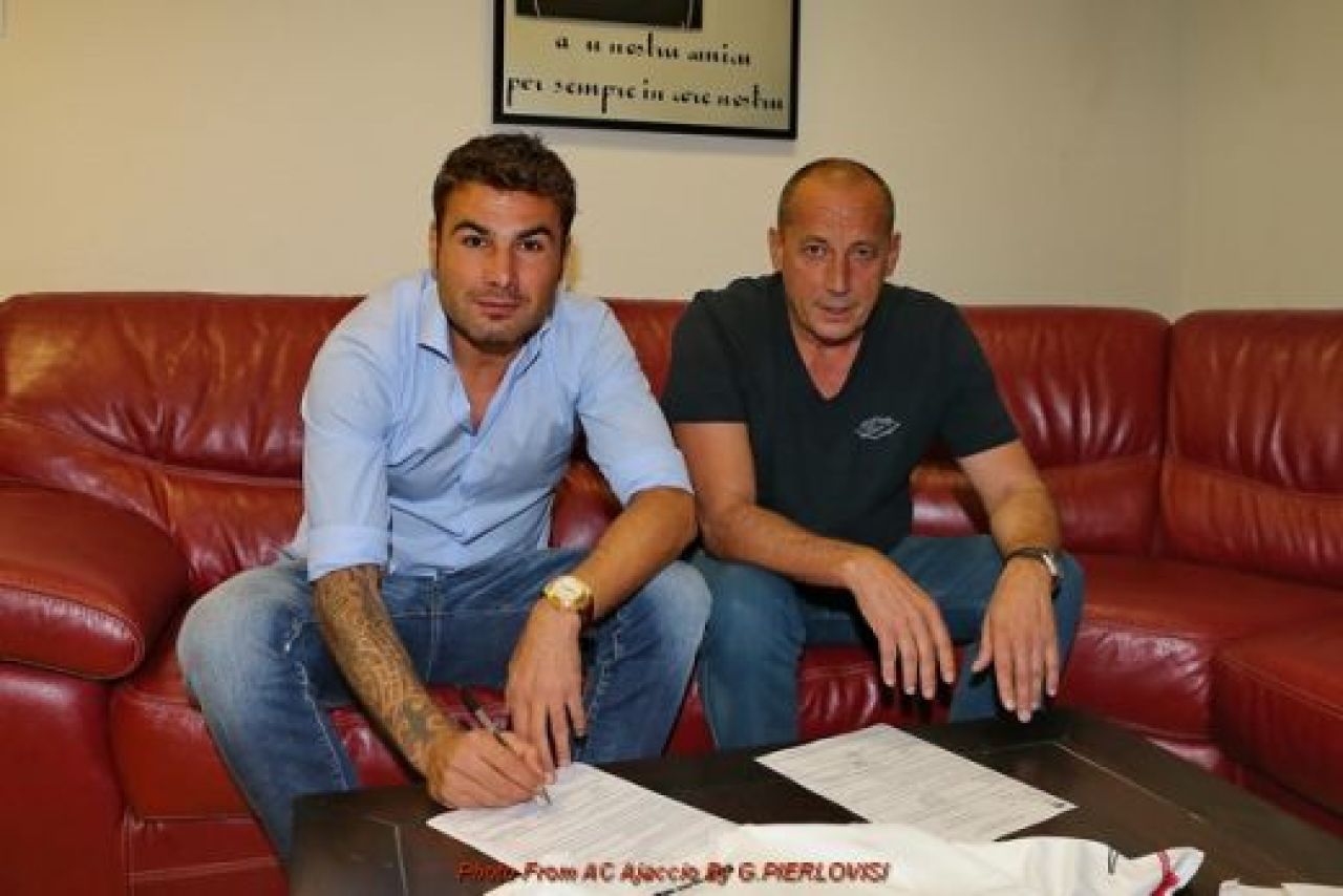 FOTO Mutu face INCONJURUL lumii dupa anuntul ASTA! Cu cine a pozat prima data pe stadionul lui Ajaccio!_11