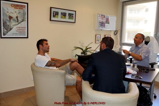FOTO Mutu face INCONJURUL lumii dupa anuntul ASTA! Cu cine a pozat prima data pe stadionul lui Ajaccio!_18