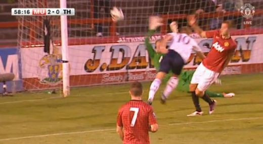 CUM le-a scos pe astea?! El e portarul EXTRATERESTRU! Nu se poate asa ceva! Ferguson il vrea INSTANT titular dupa faza asta