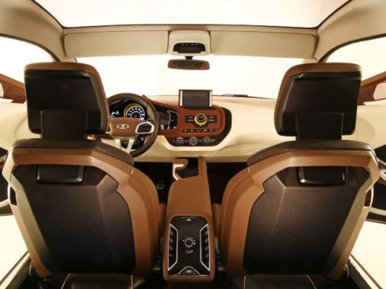 FOTO Simbolul COMUNISMULUI trece la Next Level! Lada devine marca de LUX! Cum arata primul model:_8