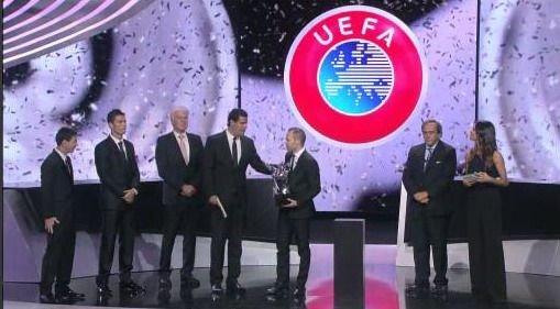 PREMIERA! Singurul jucator care ii BATE pe Cristiano Ronaldo si Messi! Iniesta, cel mai bun jucator din Europa!