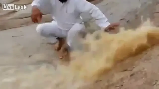 Descoperire ULUITOARE facuta de un arab intr-un desert! Fenomen NEMAIVAZUT pana in prezent: Acesta este Dumnezeu