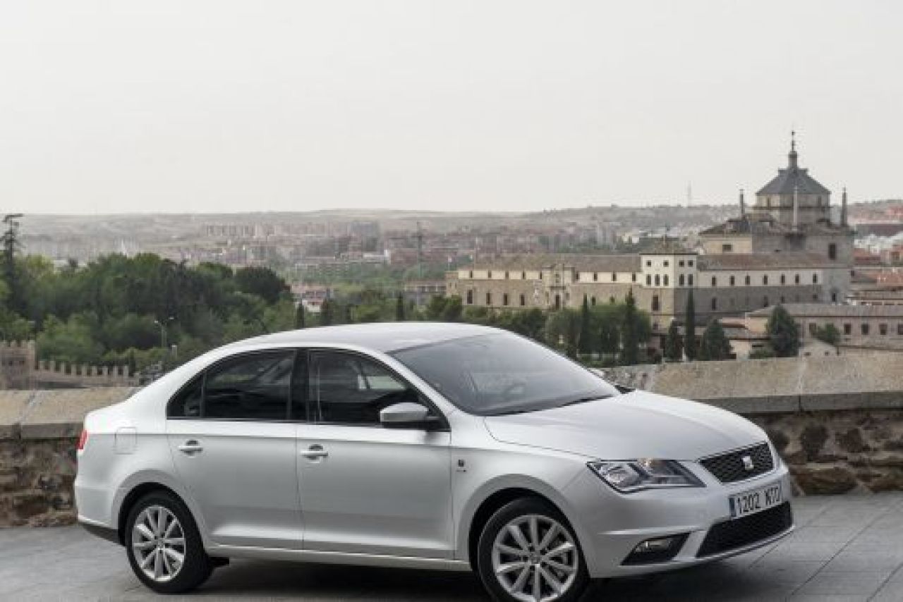 FOTO si VIDEO O noua lansare! Vezi cum va arata Seat Toledo din 2013! Schimbare RADICALA!_8
