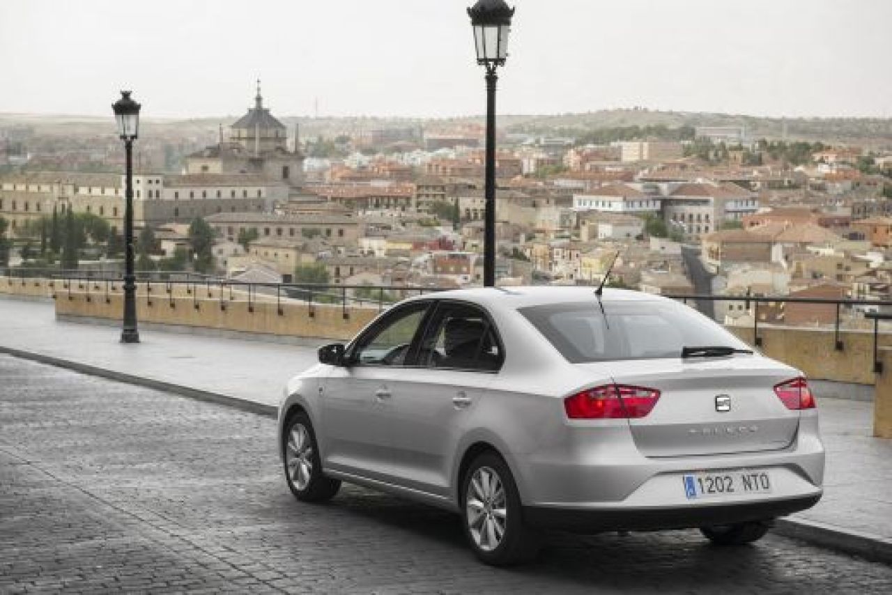 FOTO si VIDEO O noua lansare! Vezi cum va arata Seat Toledo din 2013! Schimbare RADICALA!_9