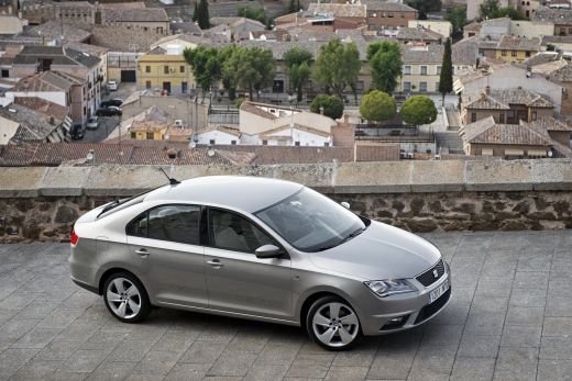 FOTO si VIDEO O noua lansare! Vezi cum va arata Seat Toledo din 2013! Schimbare RADICALA!_21