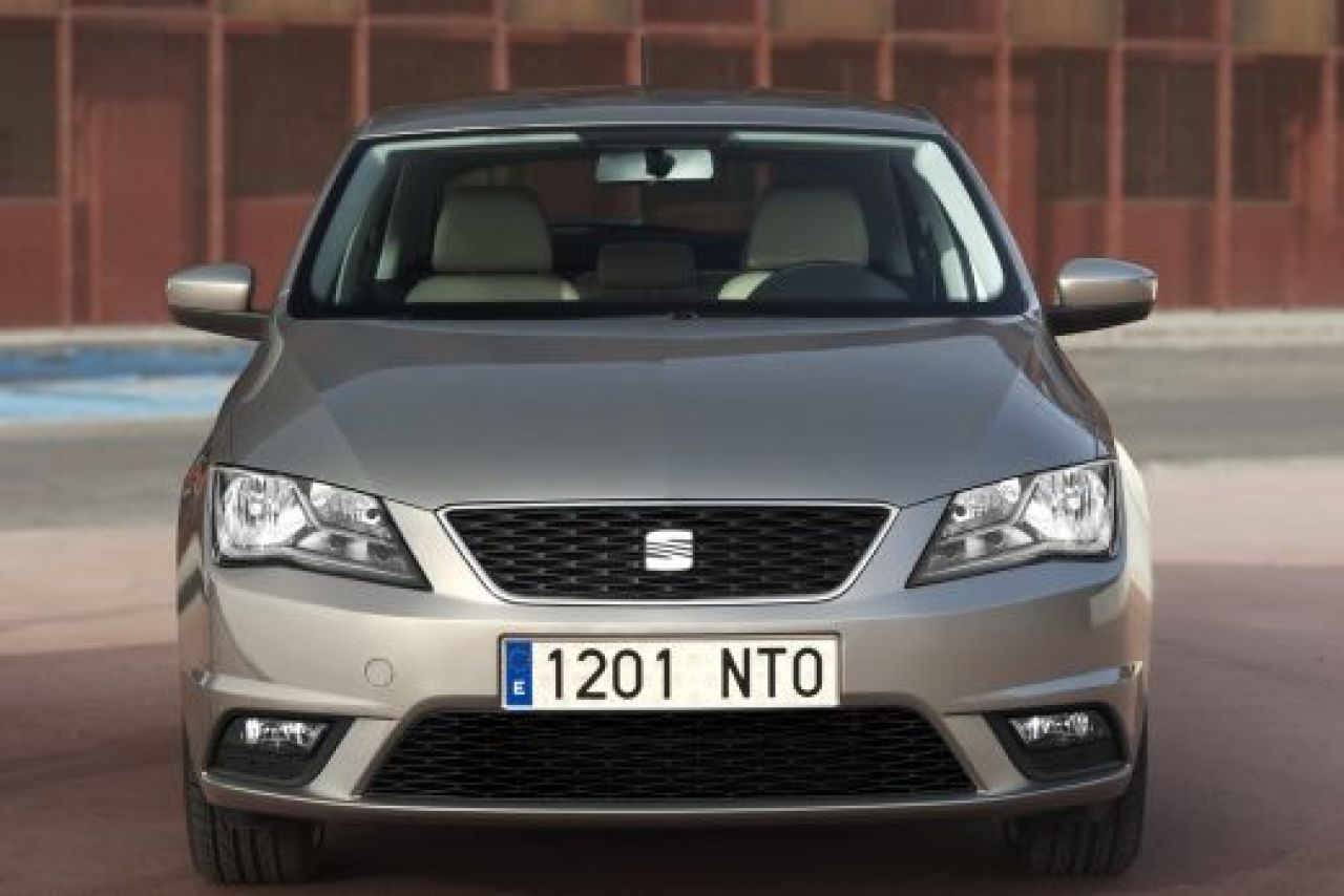 FOTO si VIDEO O noua lansare! Vezi cum va arata Seat Toledo din 2013! Schimbare RADICALA!_22