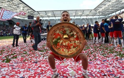 Baaa, gata, ma duc la echipa lui Petrescu! Un jucator GENIAL si-a anuntat transferul la Dinamo pe Facebook! Super Dan l-a primit cadou pe Ronaldo . VIDEO