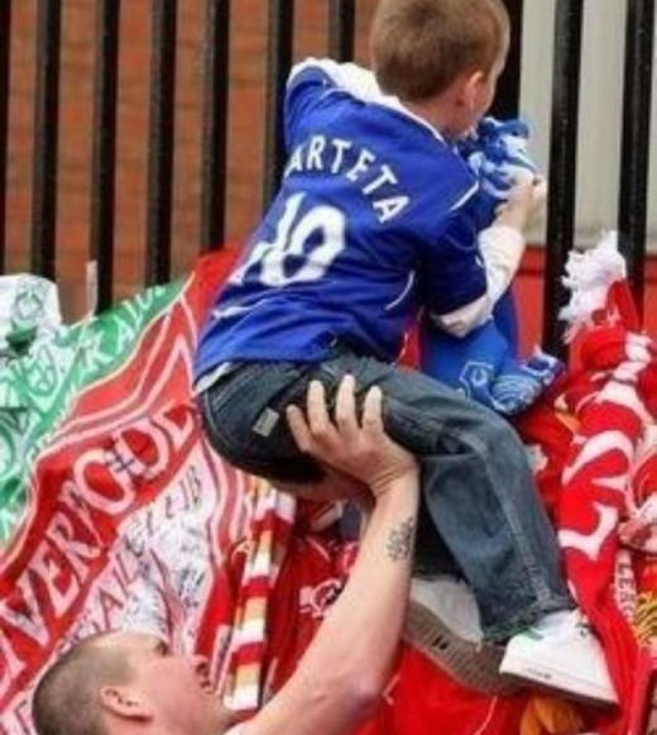 ZIUA ADEVARULUI! Cea mai importanta victorie din istoria lui Liverpool! The Sun si politia engleza si-au cerut SCUZE public dupa 23 de ani pentru ca au MINTIT!_5