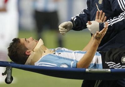 VIDEO: Accidentare HORROR: Fernando Gago a fost calcat pe cap si a ramas lat in meciul cu Peru! UPDATE Gago retinut in spital pentru 24 de ore_3