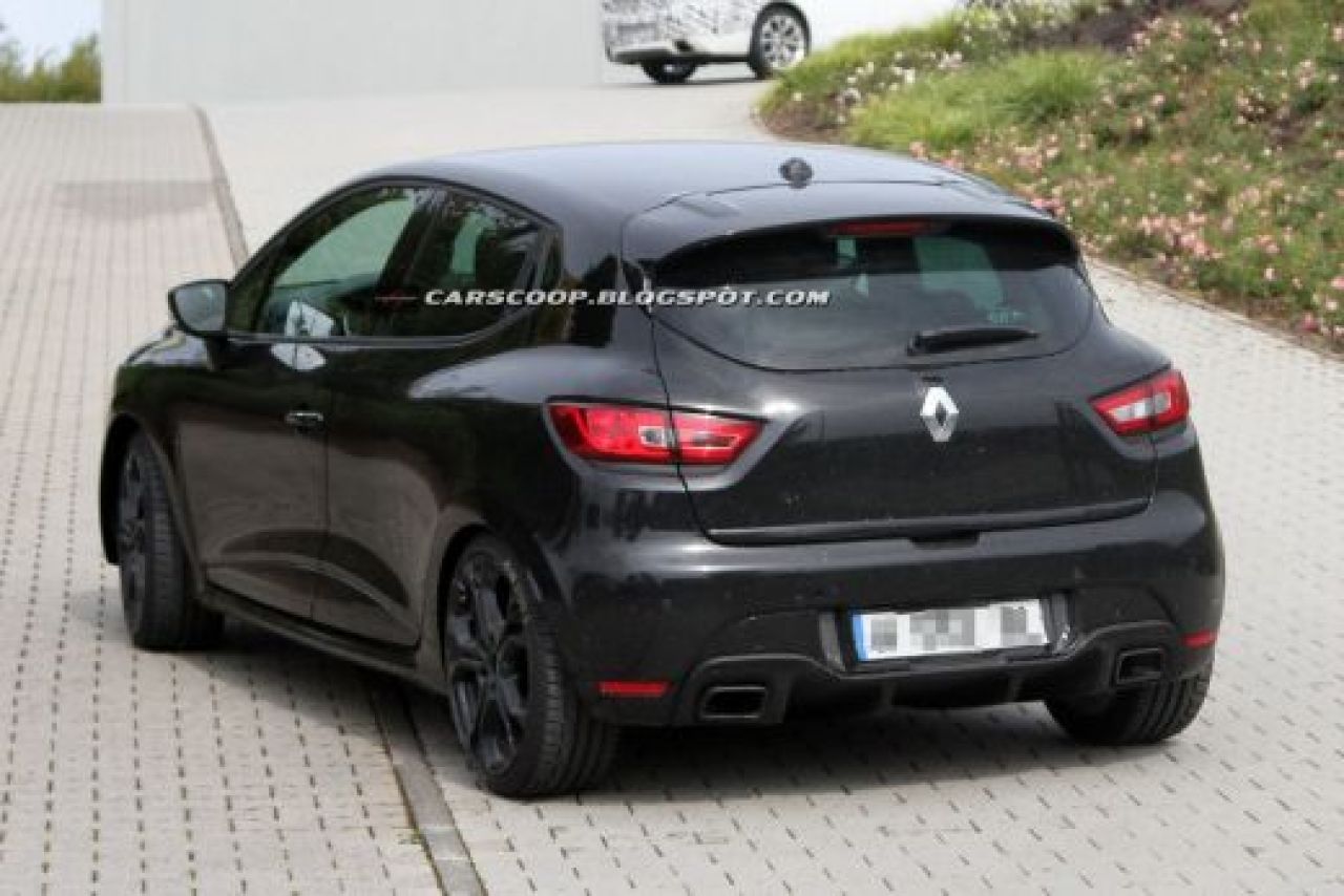 FOTO SPION! Vezi cum arata noul Renault Clio, fara DEGHIZARE la teste! Se bate cu 208 si Polo! Cum ti se pare?_5
