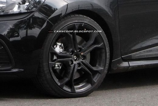 FOTO SPION! Vezi cum arata noul Renault Clio, fara DEGHIZARE la teste! Se bate cu 208 si Polo! Cum ti se pare?_9
