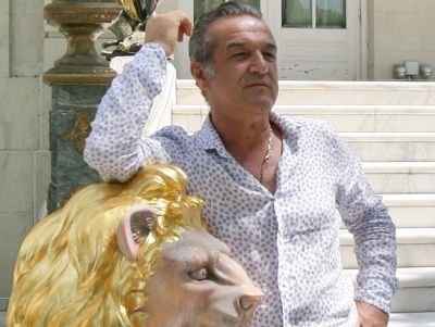 Becali are o idee DIABOLICA: ii da 100.000 lui Tanase, dar castiga MILIOANE de pe urma lui! Ce strategie a gandit Gigi: