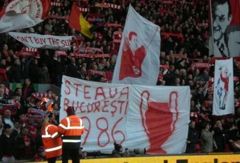 Fenomenul Steaua in cea mai TARE tribuna din lume! Aroganta SUPREMA care i-a facut pe rivali sa planga de nervi! Ce poveste GENIALA ascunde acest banner