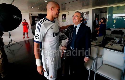 Ziua care i-a redat zambetul lui Cristiano Ronaldo! Gestul emotionant pe care l-a facut in fata unui jucator STELAR! FOTO SENZATIONAL din vestiarul Realului_10