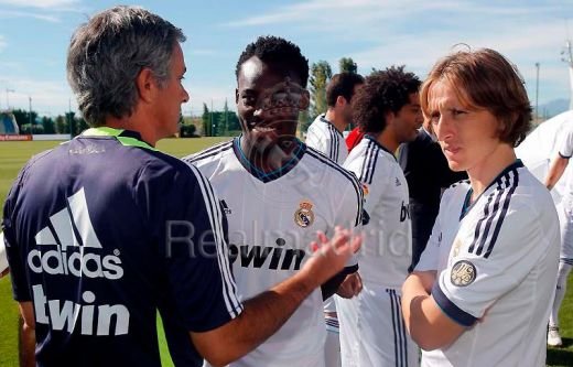 Ziua care i-a redat zambetul lui Cristiano Ronaldo! Gestul emotionant pe care l-a facut in fata unui jucator STELAR! FOTO SENZATIONAL din vestiarul Realului_17