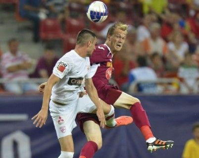 Muresan isi acuza proprii jucatorii: N-au bagat piciorul la minge! Cainii sar la gatul lui Avram: Viciere de rezultat! Ce faza reclama oficialii lui Dinamo: