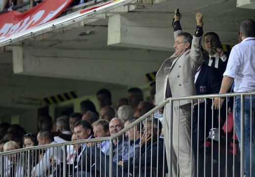 PREMIERA NEBUNA in Romania la derby-ul Dinamo - CFR Cluj! Gigi Becali a fost fanul cainilor ! MOTIVUL care nu are nicio legatura cu lupta la titlu: