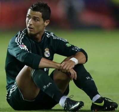Ronaldo are motive sa intre in DEPRESIE! Barca e la 8 puncte in fata Madridului dupa 4 etape! Sevilla 1-0 Real Madrid!