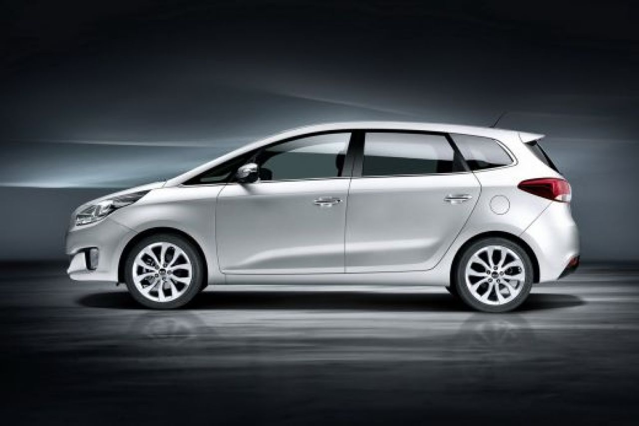 FOTO Concurenta SERIOASA pentru Dacia Lodgy! Kia lanseaza o masina de familie cu 7 locuri! Cum ti se pare?
_2