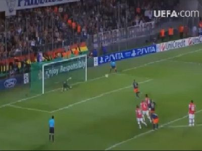 Cel mai tare gol inscris, aseara, in Champions League! Un marocan de 22 de ani i-a executat pe Wenger si ai sai cu o PANENKA perfecta! Golul care ii va creste cota cu 15.000.000: