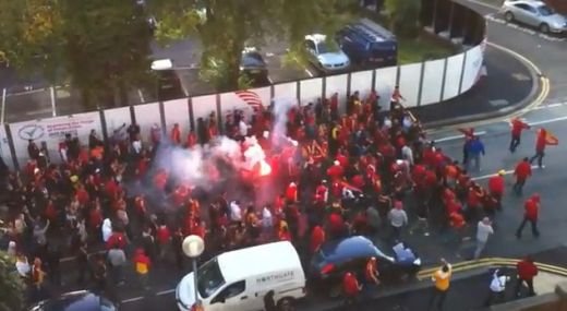 VIDEO Turcii au venit la RAZBOI in Manchester! Orasul asta e prea linistit pentru noi! Cum au bagat spaima in localnici: