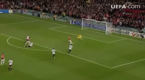 VIDEO! Gest FABULOS in Champions League! A dat gol ca sa-si salveze un adversar de la eliminare! Faza de mii de like-uri in lumea bogatilor de pe Old Trafford