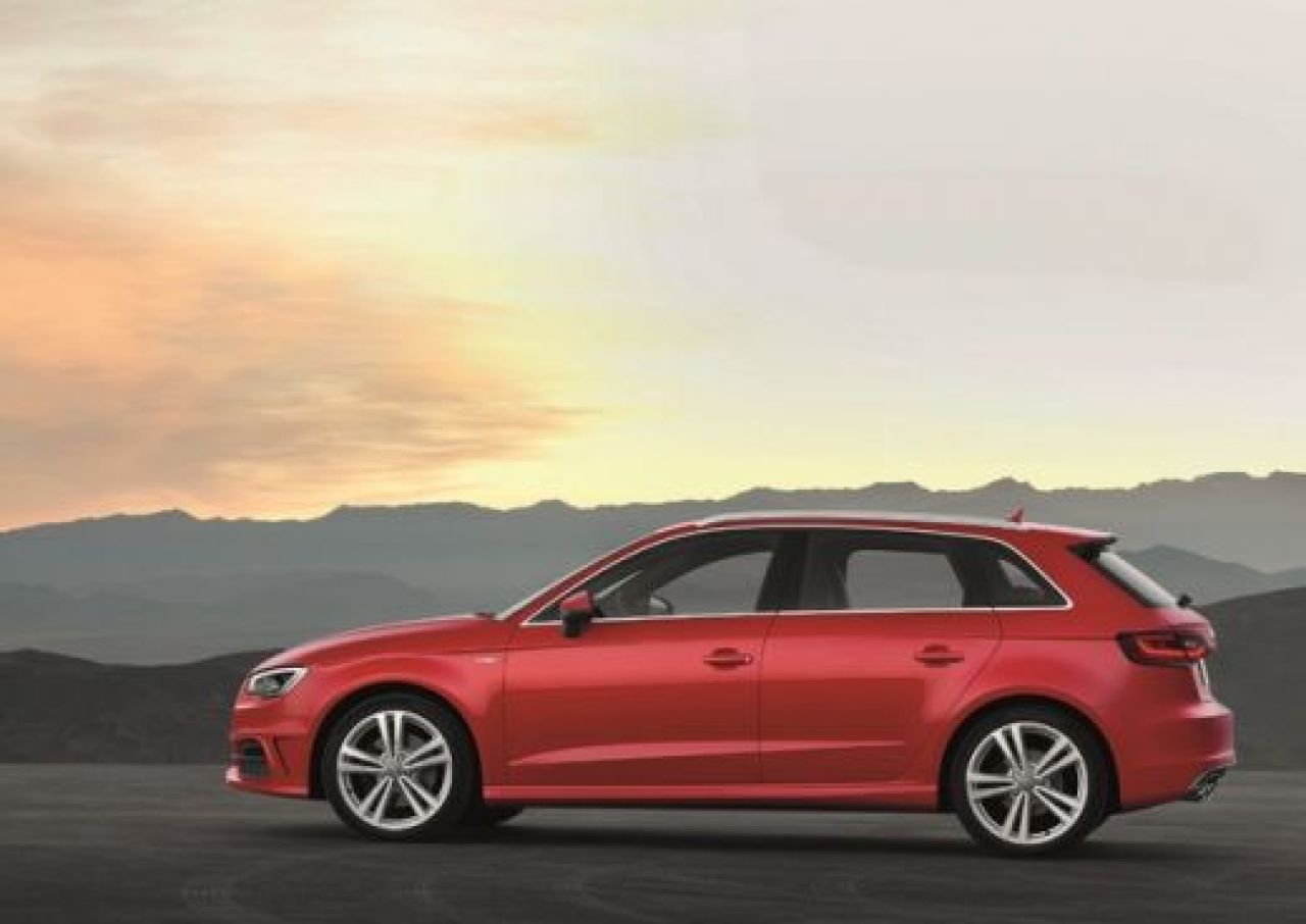 FOTO O noua lansare de la Audi! A3 Sportback, disponibil din ianuarie! Vezi cum arata:_8