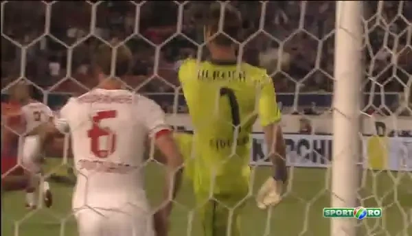 VIDEO FABULOS! Rusescu i-a EXASPERAT pe nemti: portarul si un fundas erau sa se BATA PE TEREN! I-a despartit doar arbitrul: