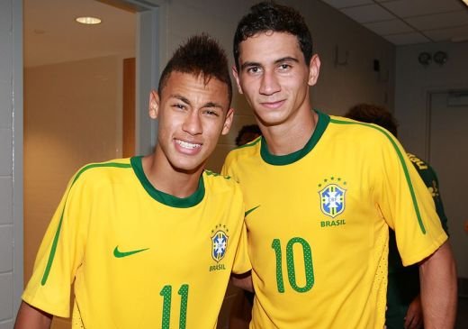 BOMBA de MILIOANE in Brazilia! Un jucator dorit de TOTI bogatii din Europa a luat o decizie INCREDIBILA! Ce echipa l-a luat de langa Neymar