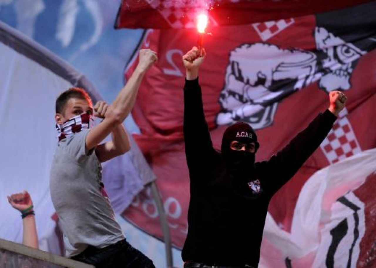 LIVE BLOG, DERBY NATIONAL! IMPOSIBIL! GOL la ULTIMA FAZA! National Arena a explodat! Stelistii au INJURAT Rapidul in peluza!_2