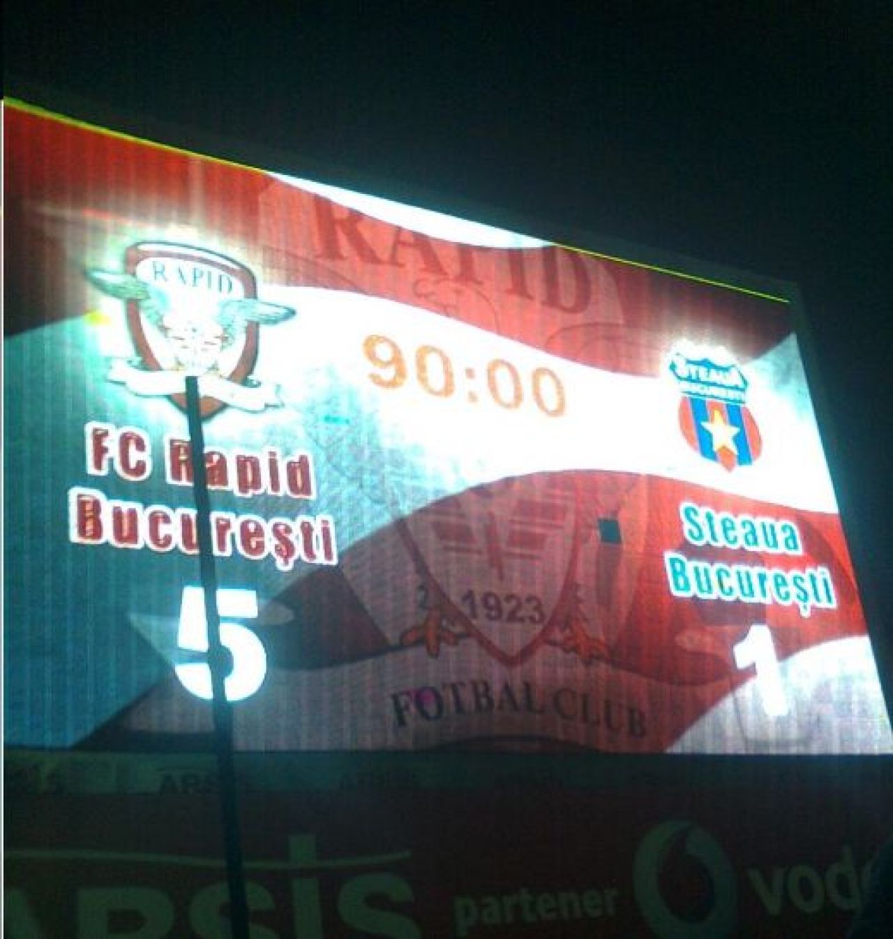 LIVE BLOG, DERBY NATIONAL! IMPOSIBIL! GOL la ULTIMA FAZA! National Arena a explodat! Stelistii au INJURAT Rapidul in peluza!_5