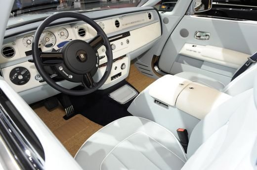 LIVE BLOG: A inceput Campionatul Mondial al masinilor! Cea mai tare aparitie! Peugeot a lansat OFICIAL conceptul Onyx! Toate lansarile de la Paris:_16
