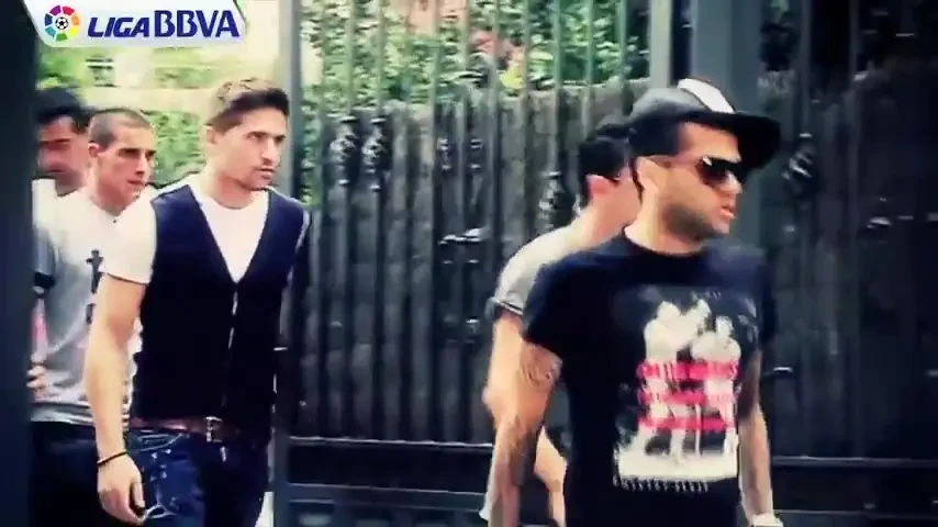 Toata Barcelona rade de Messi: "Opreste-te ca rupi usa. Imi distrugi masina"Ca fotbalist e ireprosabil, dar in parcare nu le are :) VIDEO