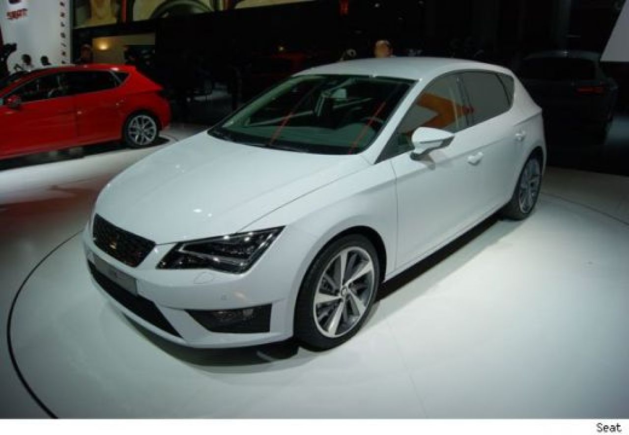 FOTO PREMIERA la Salonul Auto de la Paris! Seat si-a lansat noul LOGO odata cu super modelul LEON 3! Vezi aici cum arata_5