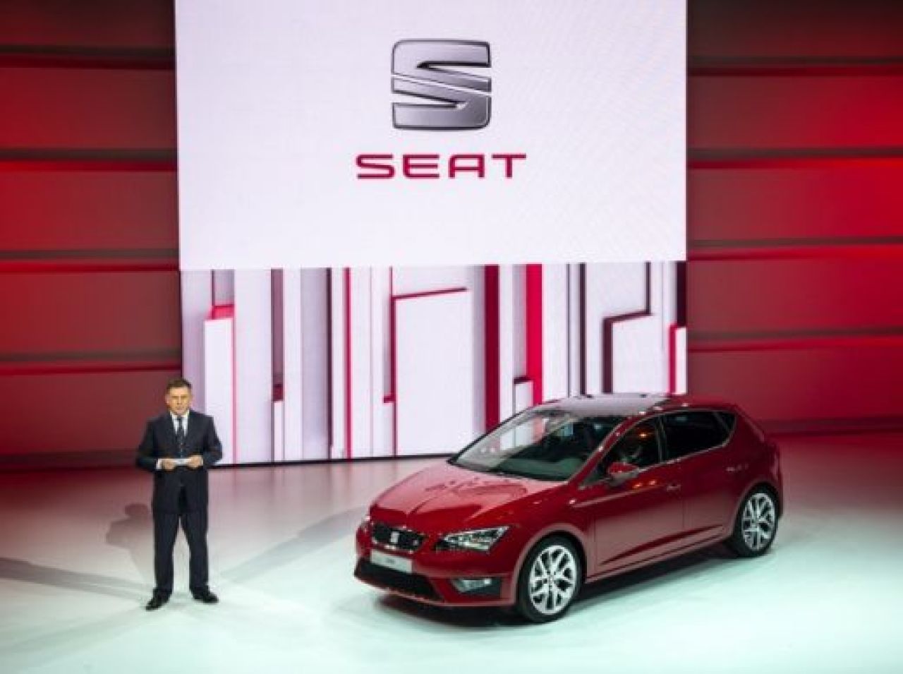 FOTO PREMIERA la Salonul Auto de la Paris! Seat si-a lansat noul LOGO odata cu super modelul LEON 3! Vezi aici cum arata_7