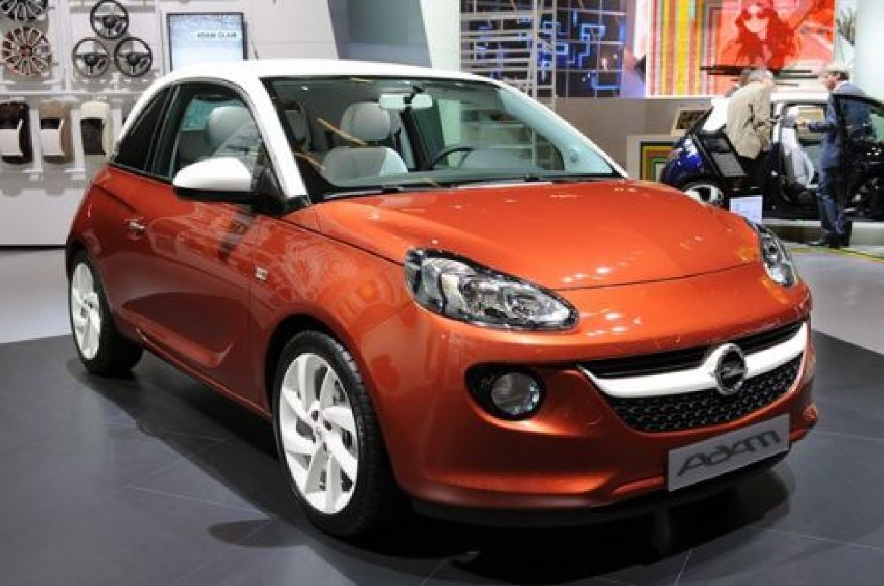LIVE BLOG: A inceput Campionatul Mondial al masinilor! Cea mai tare aparitie! Peugeot a lansat OFICIAL conceptul Onyx! Toate lansarile de la Paris:_45