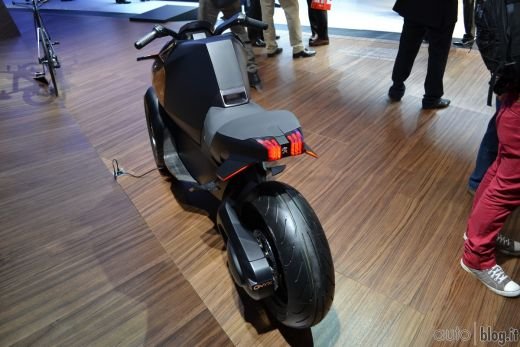 LIVE BLOG: A inceput Campionatul Mondial al masinilor! Cea mai tare aparitie! Peugeot a lansat OFICIAL conceptul Onyx! Toate lansarile de la Paris:_49