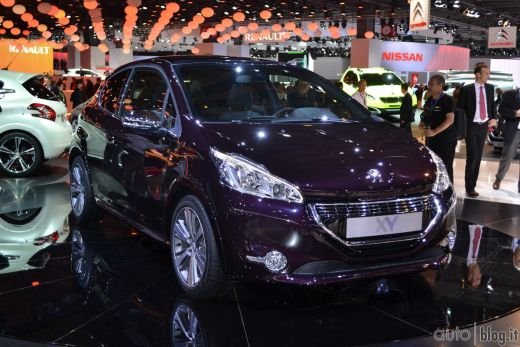LIVE BLOG: A inceput Campionatul Mondial al masinilor! Cea mai tare aparitie! Peugeot a lansat OFICIAL conceptul Onyx! Toate lansarile de la Paris:_50