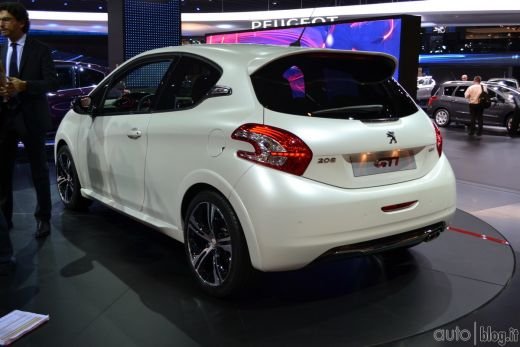 LIVE BLOG: A inceput Campionatul Mondial al masinilor! Cea mai tare aparitie! Peugeot a lansat OFICIAL conceptul Onyx! Toate lansarile de la Paris:_54