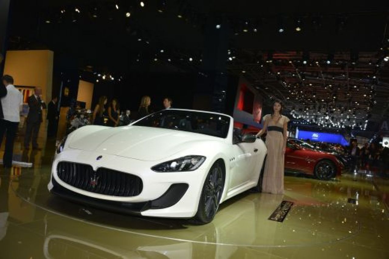 LIVE BLOG: A inceput Campionatul Mondial al masinilor! Cea mai tare aparitie! Peugeot a lansat OFICIAL conceptul Onyx! Toate lansarile de la Paris:_81